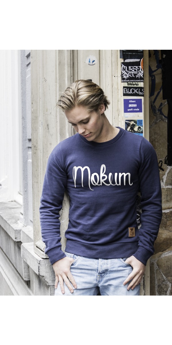 Sweater donker blauw | Mokum wit