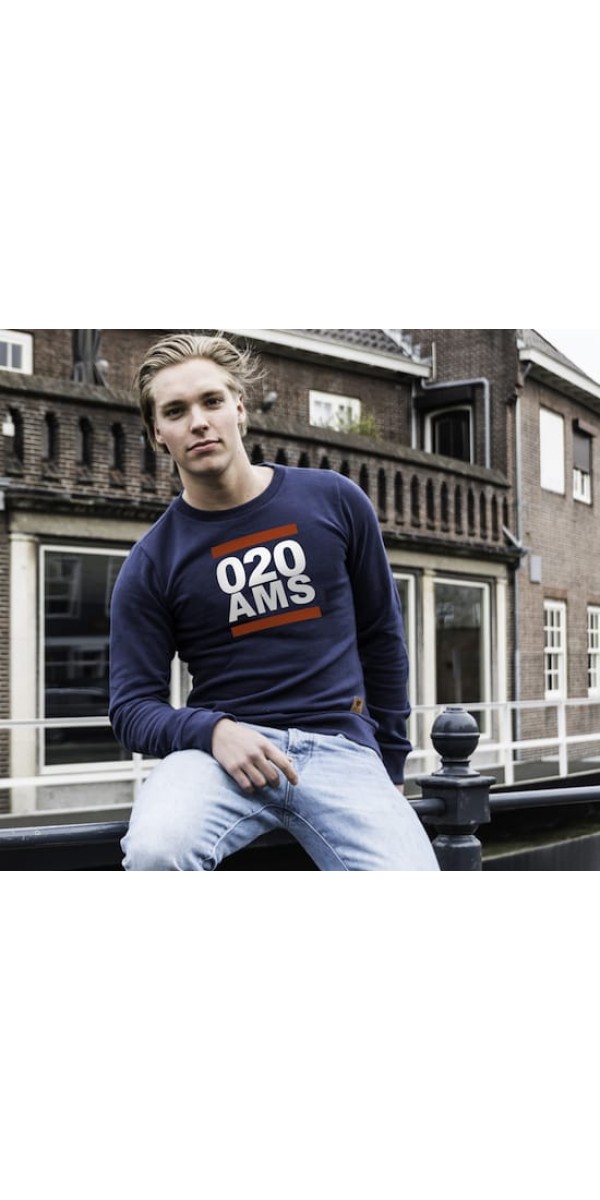 Sweater donker blauw | 020AMS wit